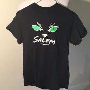 NWOT “Salem Massachusetts with cat eyes” black T-shirt